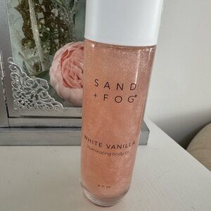SAND + FOG White Vanilla Illuminating Body Oil . 4 fl oz